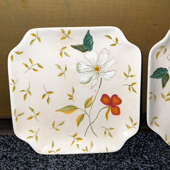 (2) Harry & David Ceramic Square Floral Design Plates - Picture 6 of 14